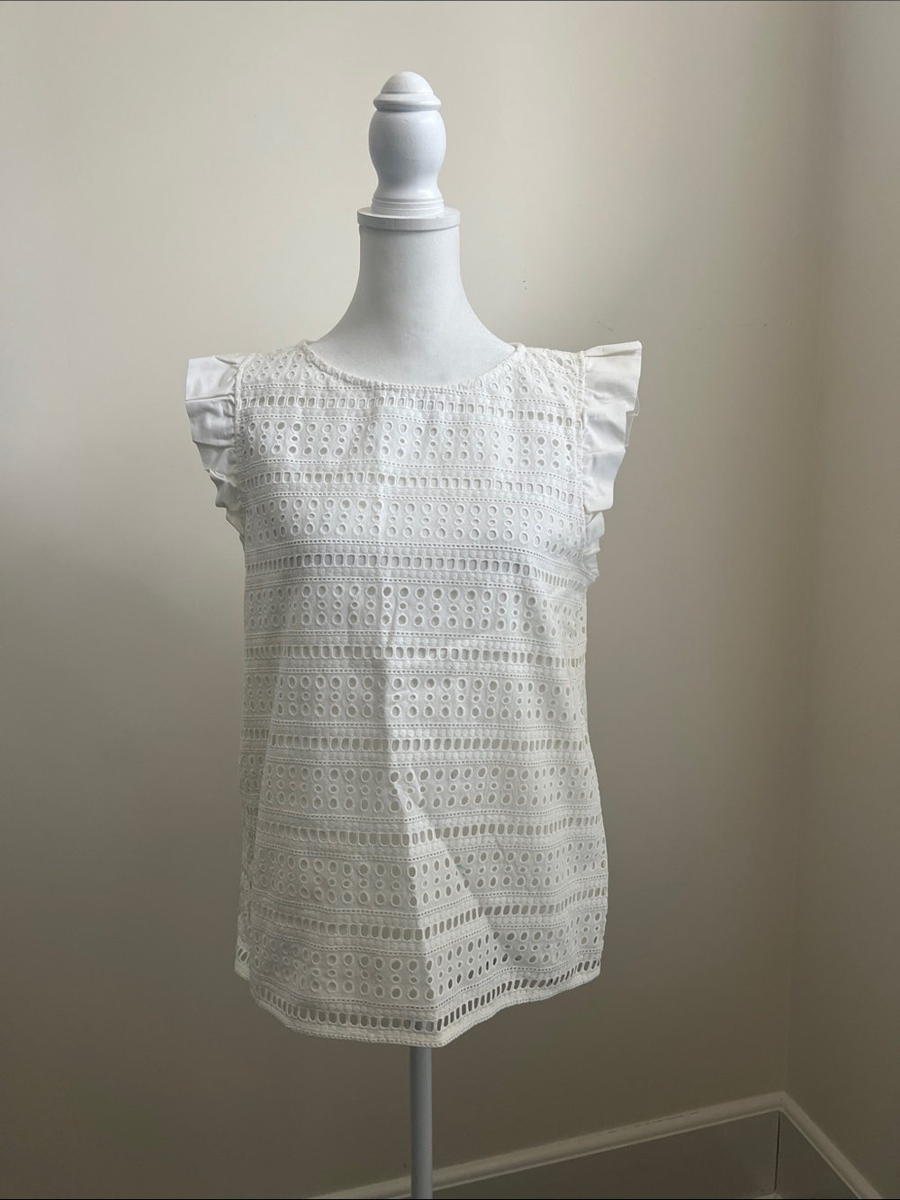 Women’s vinyard Vines white eyelet blouse top shirt size small